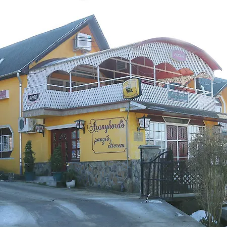 Aranyhordo Panzio Etterem Es Pizzeria Hotel Pere
