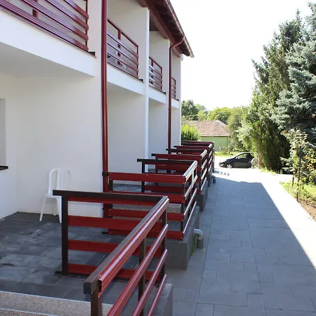 Hotel Aranyhordo Panzio Etterem Es Pizzeria 3*