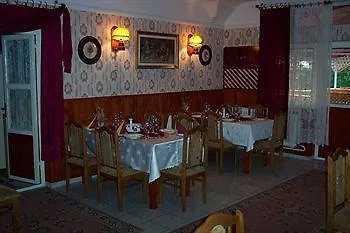 Aranyhordo Panzio Etterem Es Pizzeria Pere