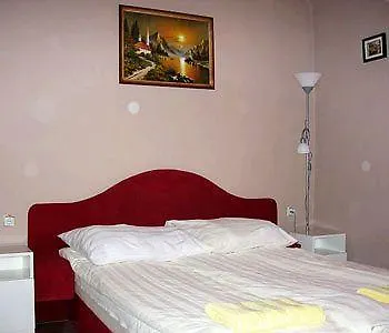 ホテル Aranyhordo Panzio Etterem Es Pizzeria 3*