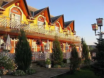 Aranyhordo Panzio Etterem Es Pizzeria 3*